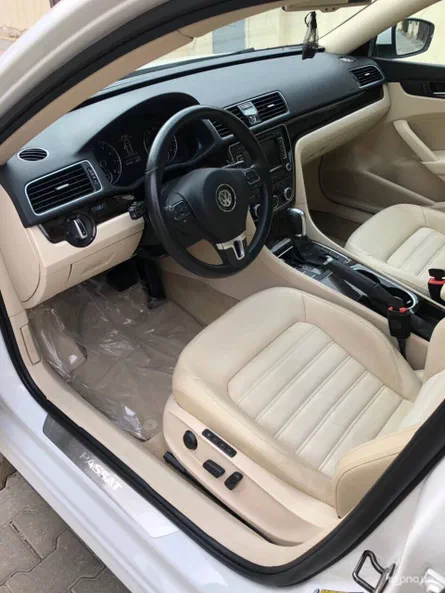 Volkswagen Passat 2013 - 1