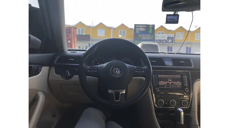 Volkswagen Passat 2013 - 9