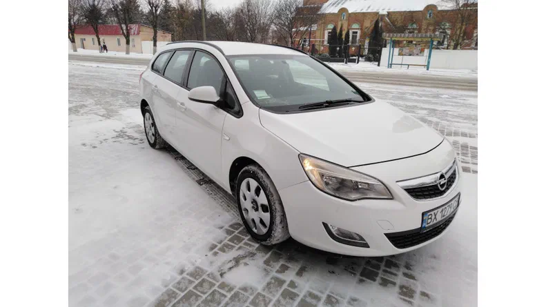 Opel Astra 2012