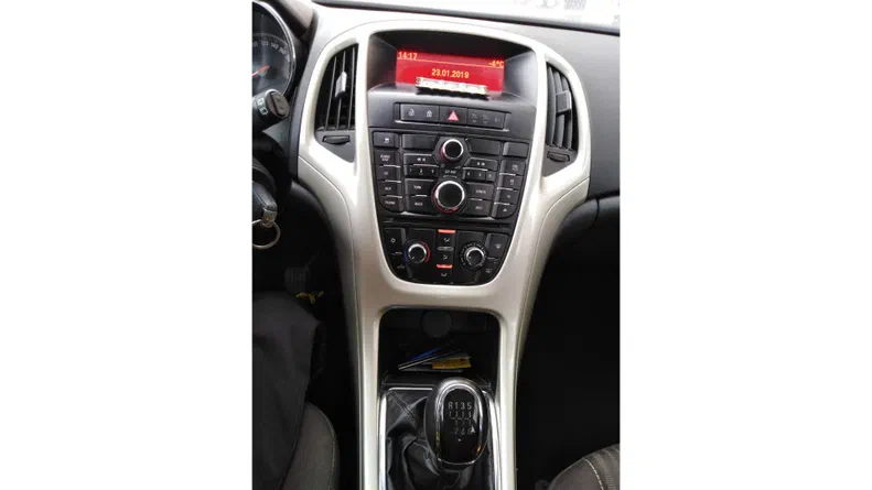 Opel Astra 2012 - 8