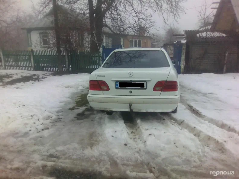 Mercedes-Benz E-Клас 2001 - 5