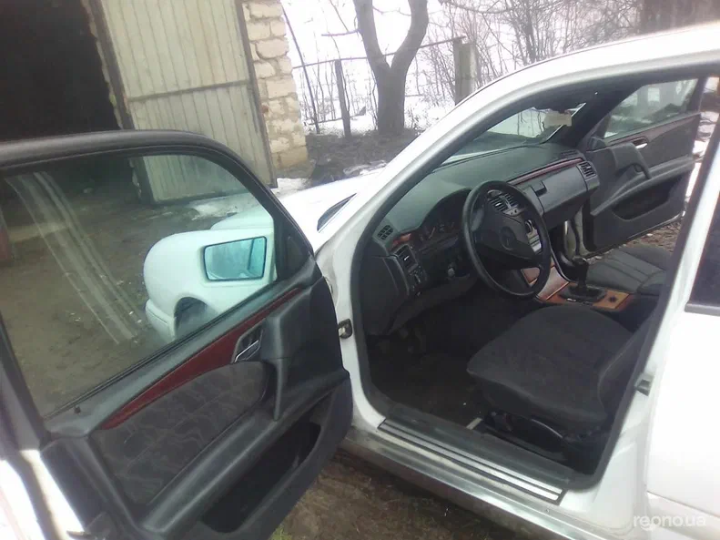 Mercedes-Benz E-Клас 2001 - 9