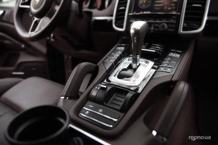 Porsche Cayenne 2015 - 9