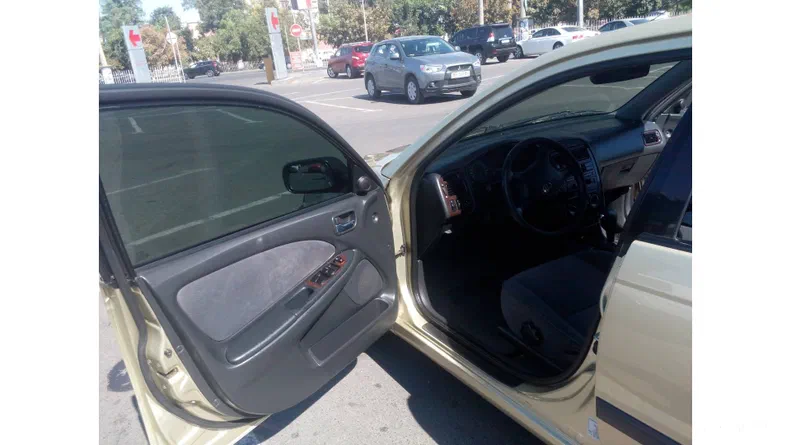 Toyota Avensis 2002 - 16