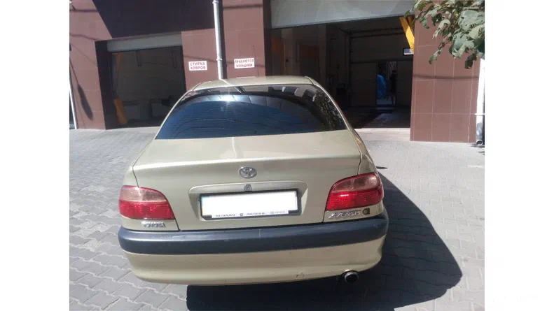 Toyota Avensis 2002 - 12