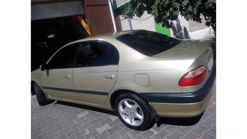 Toyota Avensis 2002 - 13