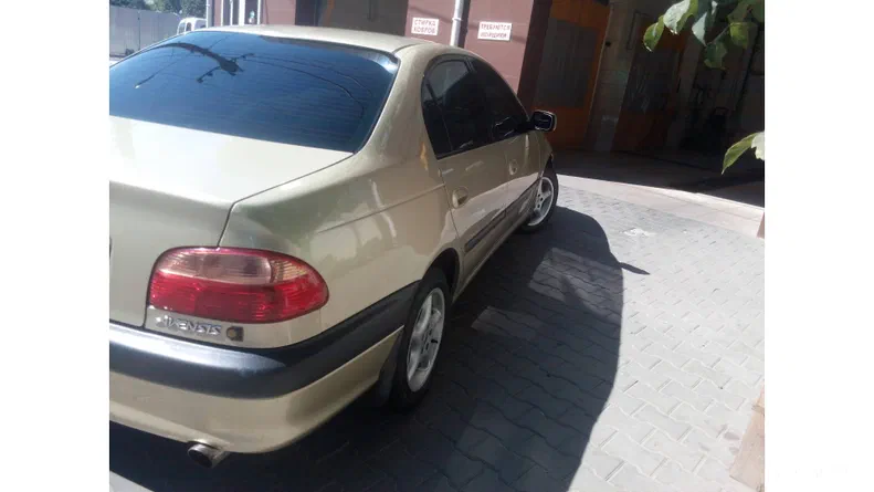 Toyota Avensis 2002 - 15