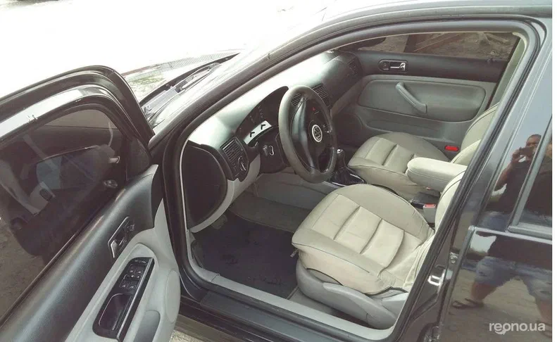 Volkswagen Golf 2000