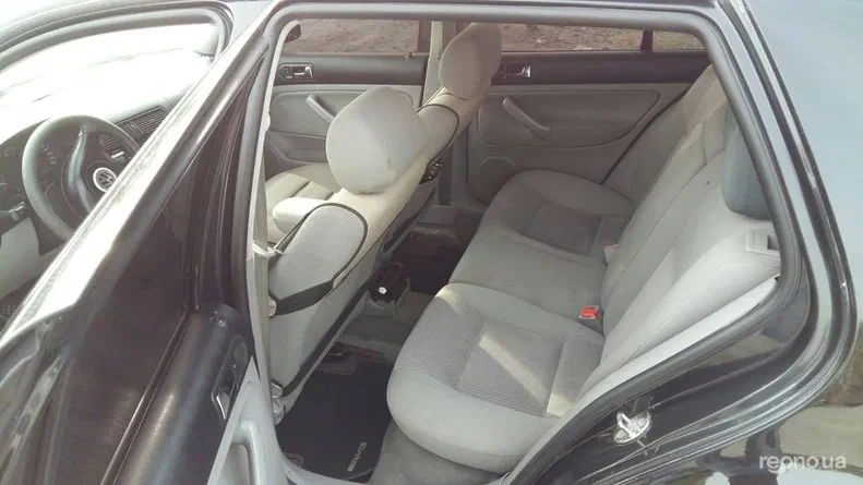 Volkswagen Golf 2000