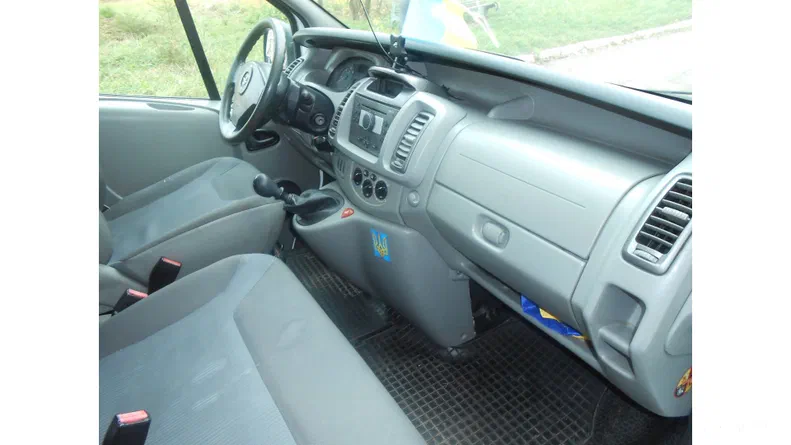 Opel Vivaro 2007 - 9