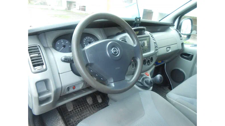 Opel Vivaro 2007 - 10