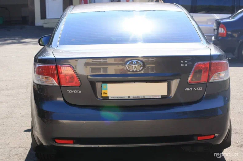 Toyota Avensis 2011