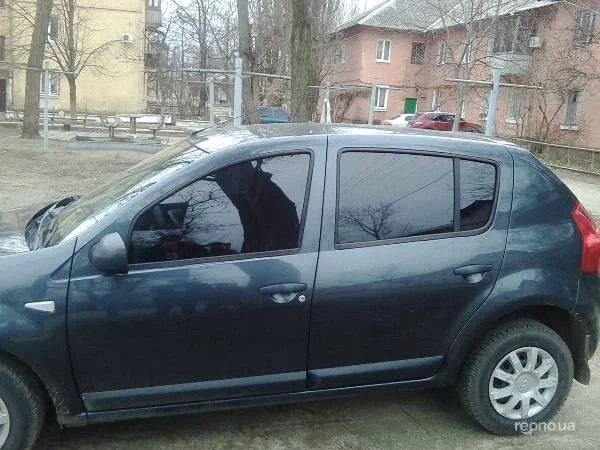 Renault Sandero 2010