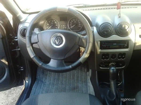Renault Sandero 2010