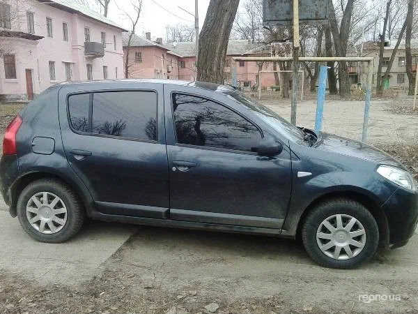 Renault Sandero 2010