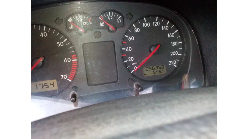 Volkswagen Golf 2000 - 5