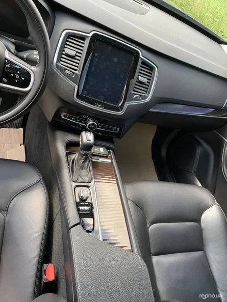 Volvo XC90 2018 - 9