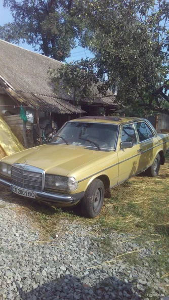 Mercedes-Benz E-Клас 1979 - 5