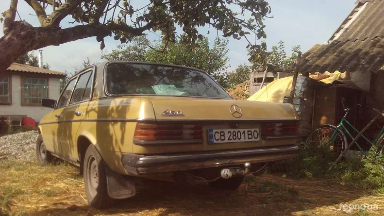 Mercedes-Benz E-Клас 1979 - 7