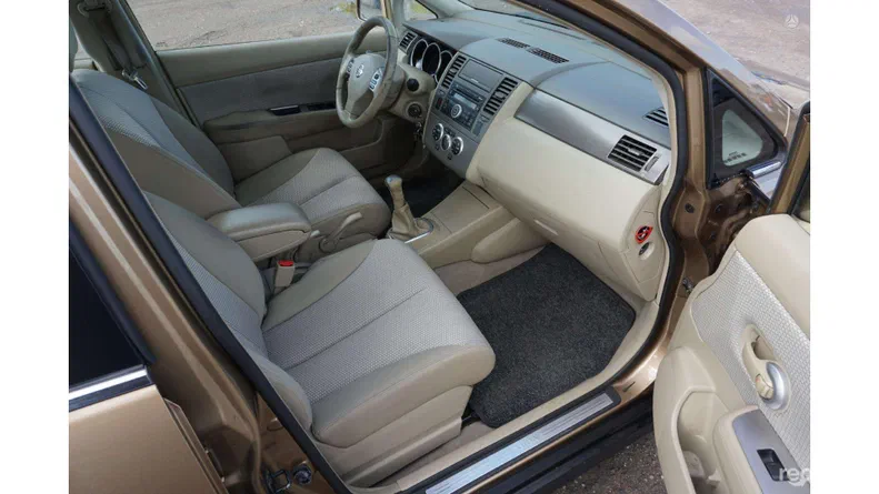 Nissan Tiida 2009 - 8