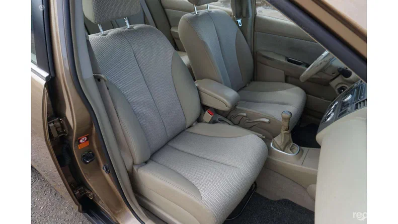 Nissan Tiida 2009 - 9