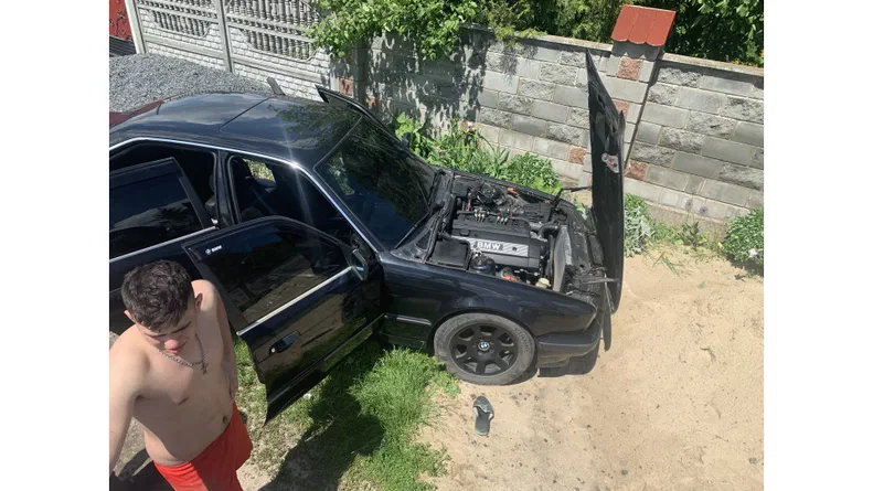 BMW 5 серія 1993 - 12