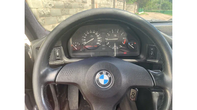 BMW 5 серія 1993 - 18