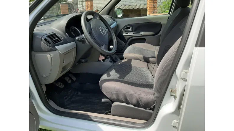 Renault Symbol 2012 - 9