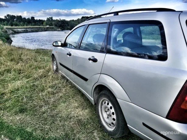 Ford Focus 2000