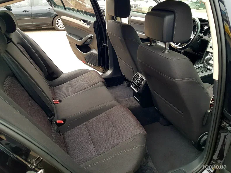 Volkswagen Passat 2016 - 18