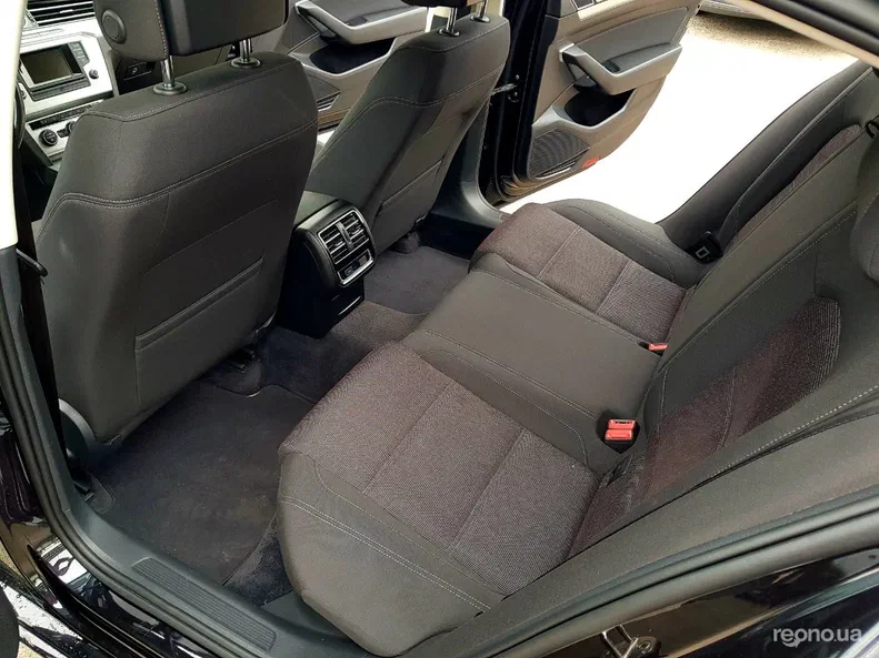 Volkswagen Passat 2016 - 19