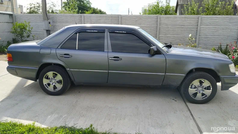 Mercedes-Benz E-Класс 1990