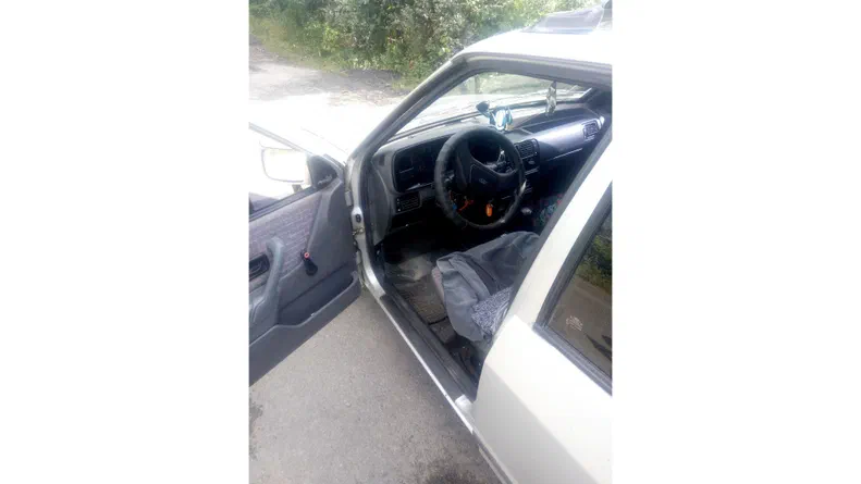 Ford Escort 1990 - 23