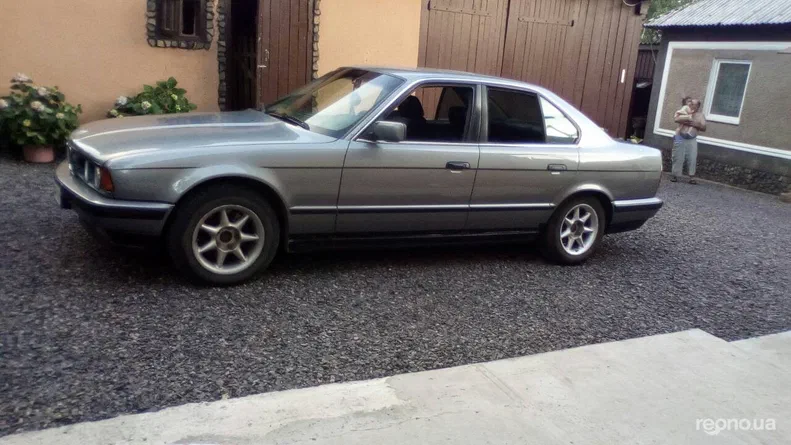 BMW 5 серии 1992