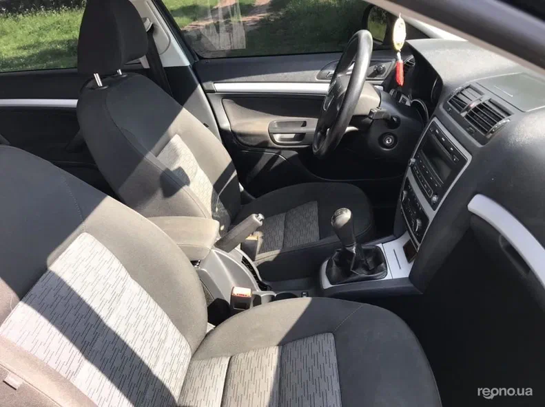 Skoda Octavia 2010 - 8