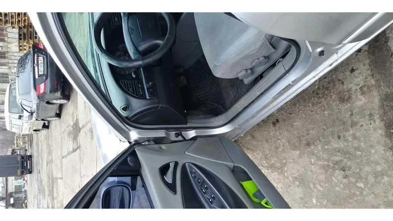 Daewoo Nubira 2000 - 5