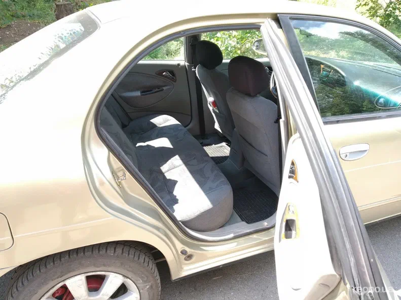 Daewoo Nubira 2001 - 5