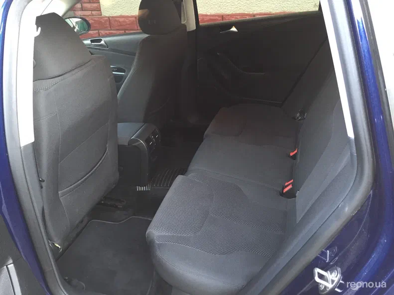 Volkswagen Passat 2010 - 8