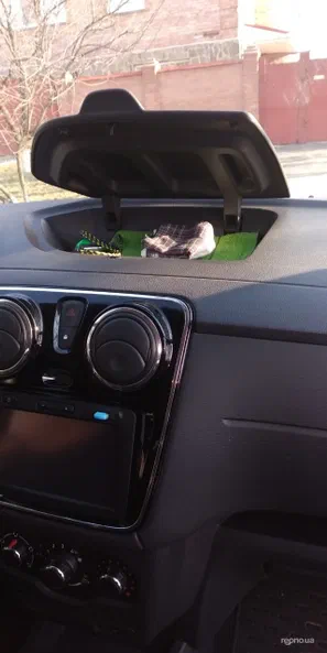 Renault Logan 2015 - 8