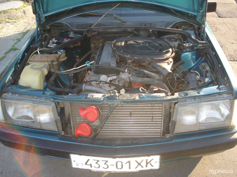 Mercedes-Benz E-Клас 1982 - 5