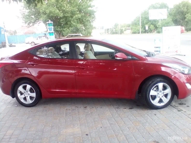 Hyundai Elantra 2012