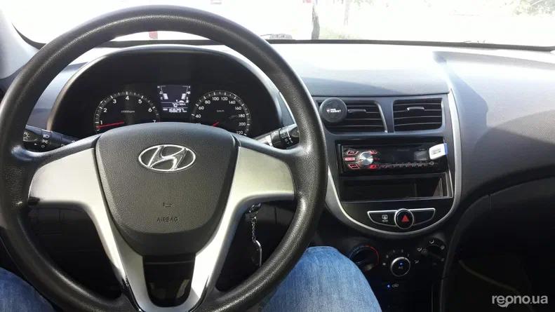 Hyundai Accent 2013 - 5
