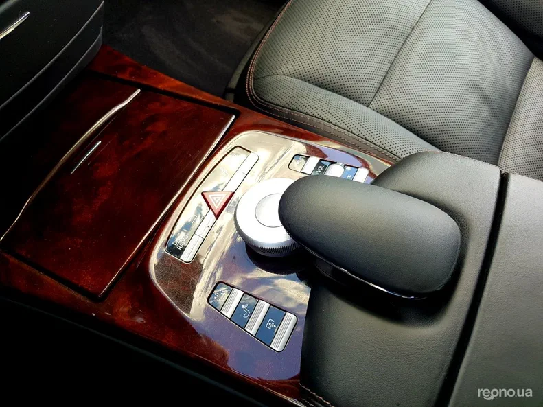 Mercedes-Benz S-Клас 2011 - 35