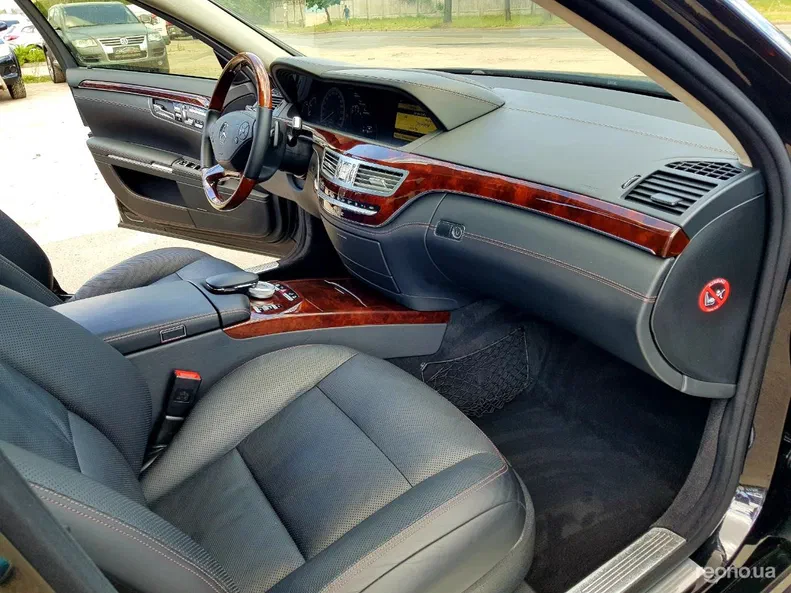 Mercedes-Benz S-Клас 2011 - 31