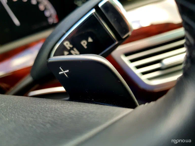 Mercedes-Benz S-Клас 2011 - 43