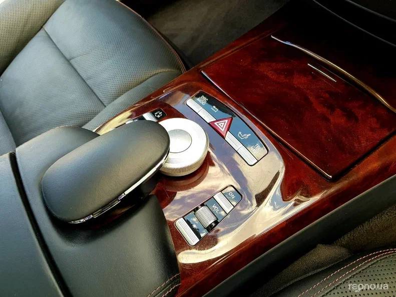 Mercedes-Benz S-Клас 2011 - 32