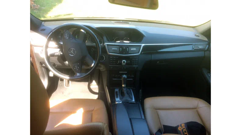 Mercedes-Benz E-Клас 2010 - 8