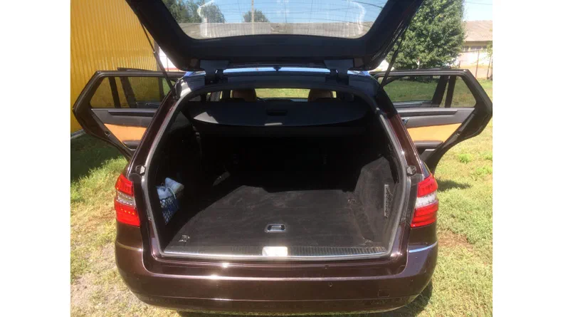 Mercedes-Benz E-Клас 2010 - 11