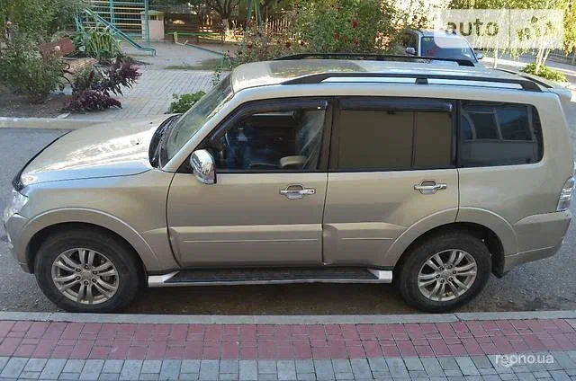 Mitsubishi Pajero 2012 - 0