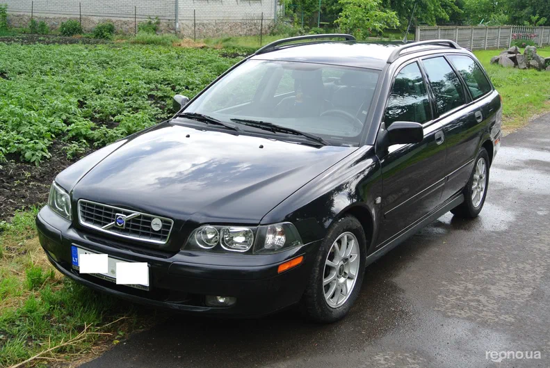 Volvo V40 2003